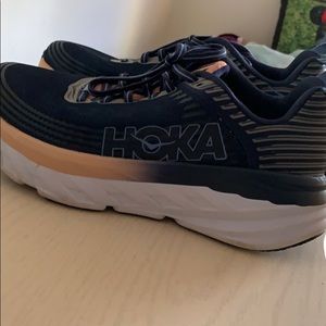 8.5 Hoka one one bondi 6 running sneaker.